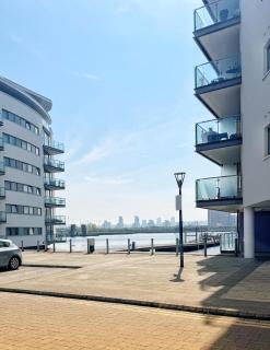 Riverside Royal Apartment - North Woolwich - 7