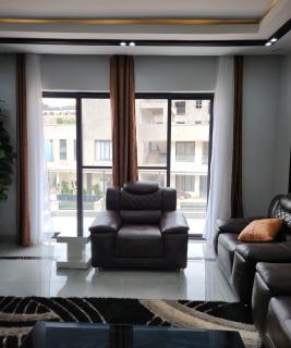 4BR 3bath Luxury Apartment with Penthouse Master rooms Rooftop acess - Kigali - 2