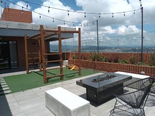 Executive Studio Apartment Zone 10 with Parking - - 1