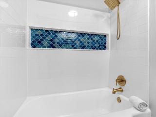 Charming 3 bed Home with Heated Pool in Lakeland - 1