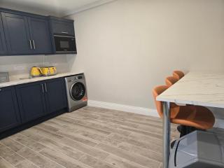 Blue house, Carraroe - 1