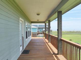 KCs Sunshine by Bolivar Escapes - Crystal Beach - 1