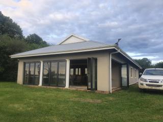 Lake Lintrose Self catering cottages - Nottingham Road - 0