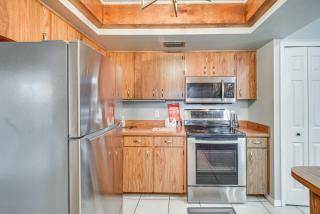 6 Mi to Gemini Springs Park Chic Home with Pool! - Deltona - 1