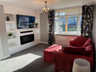 FANTASTIC 3-Bed House - Free Parking! - Copdock - 2
