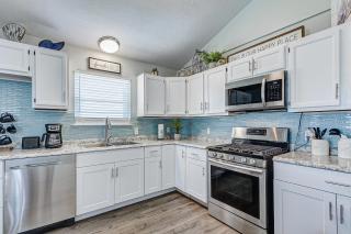 The Showboat - Crystal Beach - 1