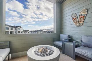 UTMG 5967 #27 | The Foxtrot on Mesa Arch - 0