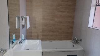 Generous Apartment at Waterfall - Midrand - 2