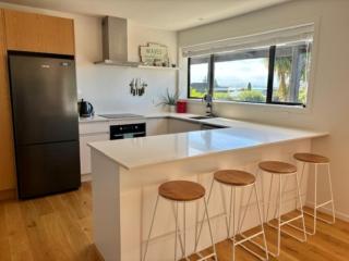 Hot Tub, Great Views, Close to Beach - Kaikoura - 3