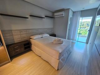 Lindo Apartamento Cobertura Próximo a Praia Brava em Praia de Cabeçudas - Itajaí - 4