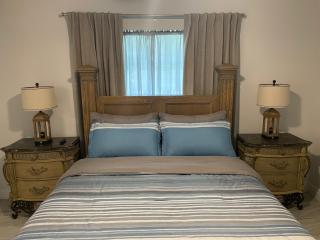 1 bedroom 1 bathroom Deluxe suite - Lehigh Acres - 1