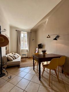 BALCONCINI VISTA TORRI - comfort nel centro storico - 9