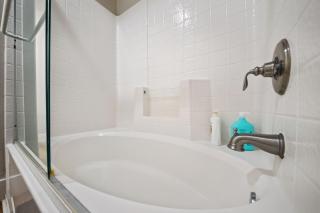 Promo Casa Miel Heart of Westwood Luxury Condo - 7