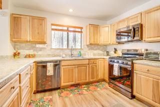 Hike, Fish and Golf Cabin with Fireplace in Pinetop! - Pinetop - 3