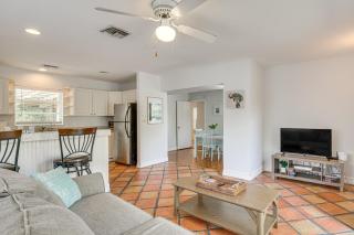Less Than 1 Mi to Las Olas Boulevard Cozy Retreat with Yard - Fort Lauderdale - 0