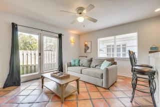 Less Than 1 Mi to Las Olas Boulevard Cozy Retreat with Yard - Fort Lauderdale - 7