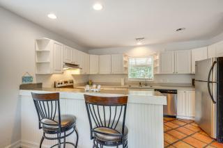 Less Than 1 Mi to Las Olas Boulevard Cozy Retreat with Yard - Fort Lauderdale - 3