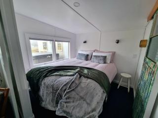 The Good Shepherds Hut in the NZ Dark Sky Reserve - - 6