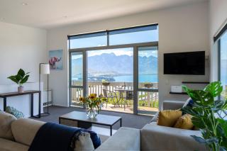 Stunning Lake and Mountain Views - Queenstown - 6