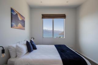 Stunning Lake and Mountain Views - Queenstown - 4