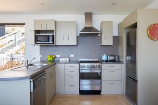 Stunning Lake and Mountain Views - 7