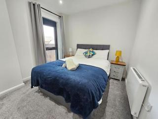 2 BR City Centre Apartment with Terrace - Belfast - 7