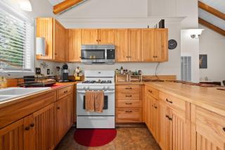 Bluebird Cabin, Indoor Fireplace, Next to Lake! - Green Valley Lake - 5