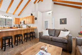 Bluebird Cabin, Indoor Fireplace, Next to Lake! - Green Valley Lake - 4