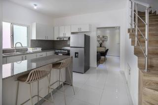 Villa 3BR, pool, near downtown and airport - 9
