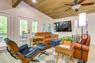 Lake Lanier Living! Retreat w/ Dock, Deck & Sauna - 8