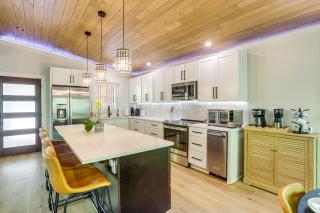 Lake Lanier Living! Retreat w/ Dock, Deck & Sauna - 7