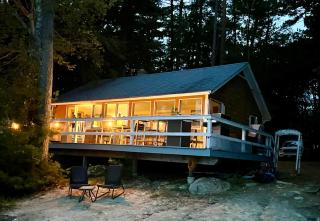 Idyllic Wooded Lakeside Retreat - Wolfeboro - 0