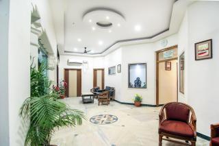 Hotel O Lukergunj Holidays - Muthiganj - 4