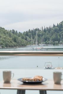Captain's Seafront Apartments - Nydri - 9