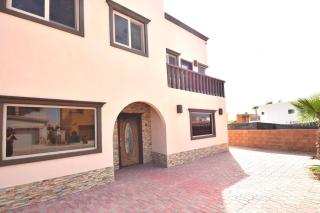 Great for Families 5 Bedroom on Sandy Beach - 5