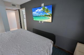 Brand New Oceanfront Honeymoon Suite, Pools, Views - Myrtle Beach - 2
