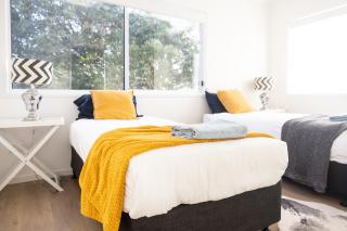 Retreat with horse stable views - Redcliffe - 8