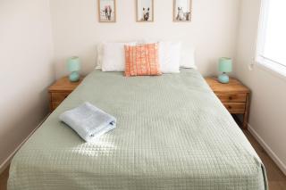 Retreat with horse stable views - Redcliffe - 4