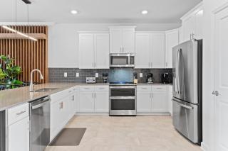 9 Bedroom 5 Bathroom Storey Lake 2905 Ps - 4