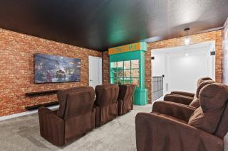 9 Bedroom 5 Bathroom Storey Lake 2905 Ps - 2