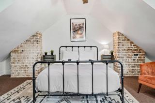 Duplex Cottage With Courtyard Historic District - Savannah - 9