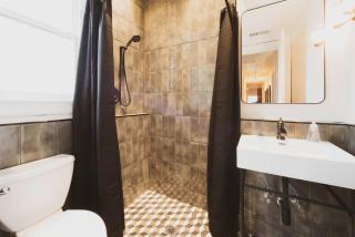2BDR 2BATH Prime Location Walk to Forsyth Park! - 8