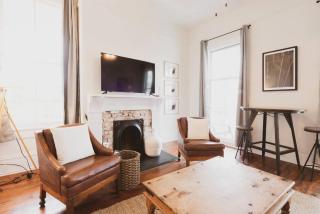 2BDR 2BATH Prime Location Walk to Forsyth Park! - 0