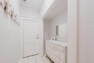 Newly Renovated 3BDR with Backyard Starland District - 6