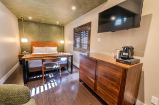 Self Check-In Boutique Hotel - Quartier latin - Room 103 - Montreal - 9