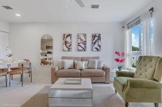 Beachside Bliss, 1BR Condo with Pool at Dania Beach - 9