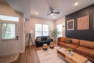 Luxury New 3BR CLE Clinic UnivCircle Little Italy - Cleveland - 3
