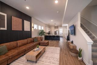Luxury New 3BR CLE Clinic UnivCircle Little Italy - 4