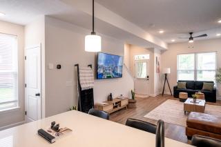 Luxury New 3BR CLE Clinic UnivCircle Little Italy - 7