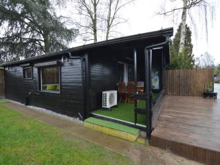 Holiday Home in Geel by Fishing Pond - Geel - 4